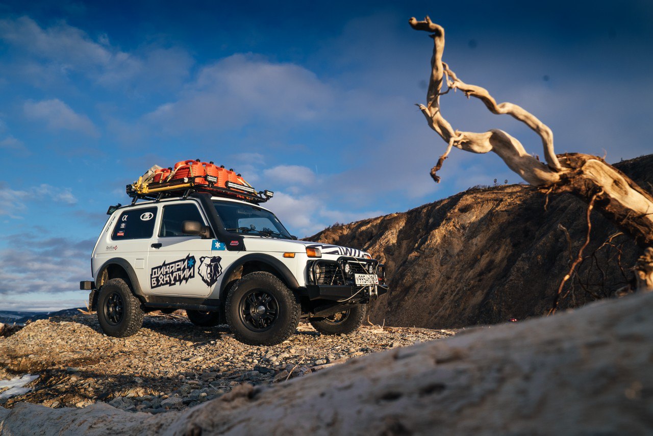 Экспедиция LADA на берегах Охотского моря